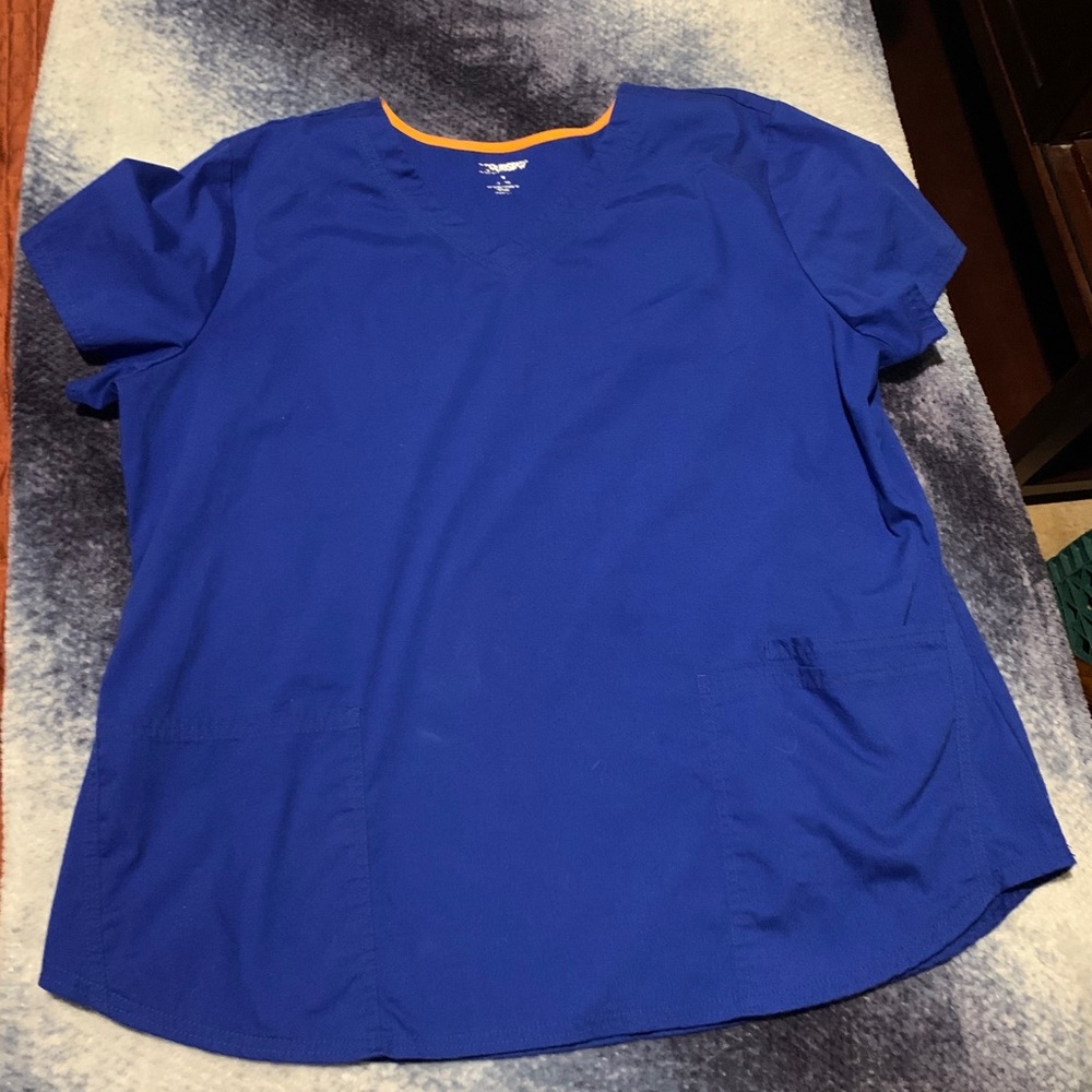 Scrub top
